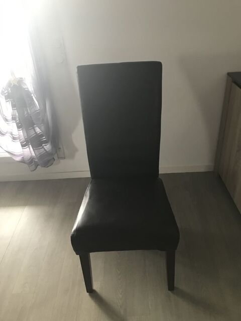 4 chaises couleur  marrons  100 Chartres-de-Bretagne (35)