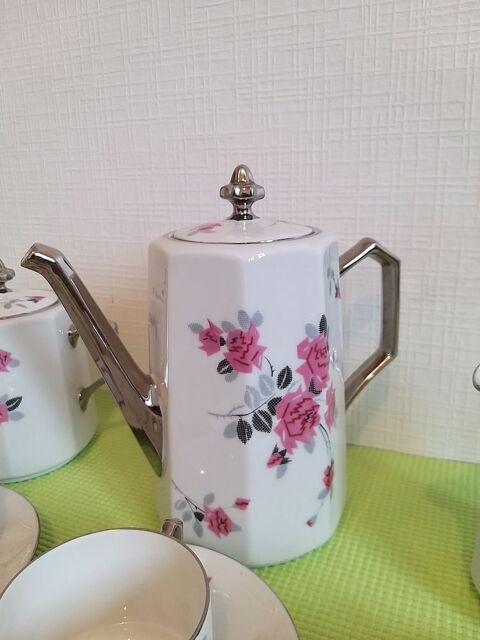 Service � caf� en porcelaine de Limoges 47 Roanne (42)