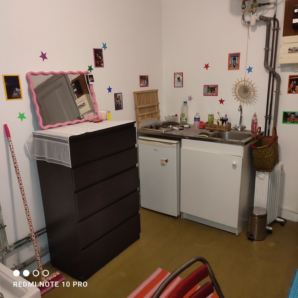 Location Appartement Etolie. Studio meublé 11m2 Paris