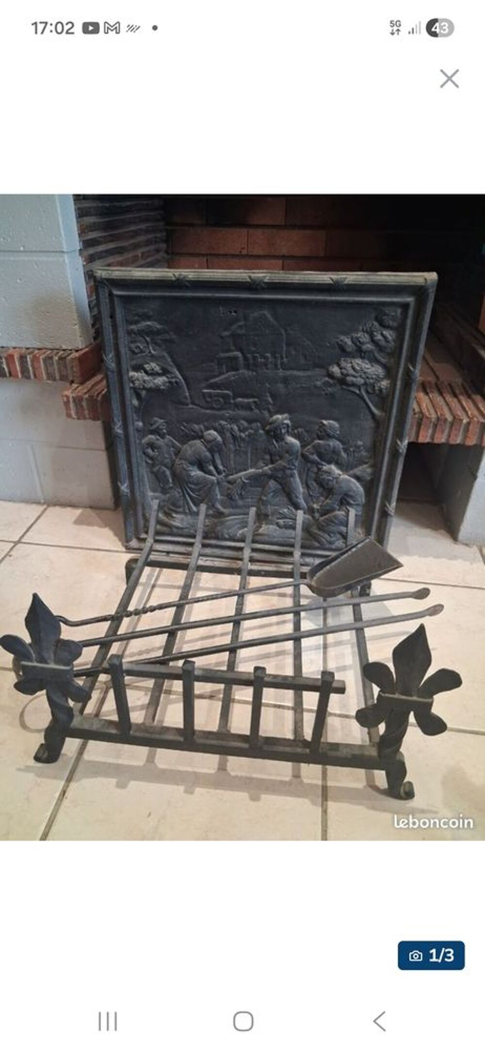 Plaque de chemin&eacute;e en fonte + accessoires 