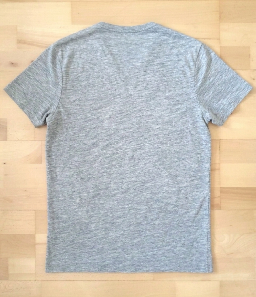 Tee-shirt chin&eacute; - H&amp;M - taille M Vêtements