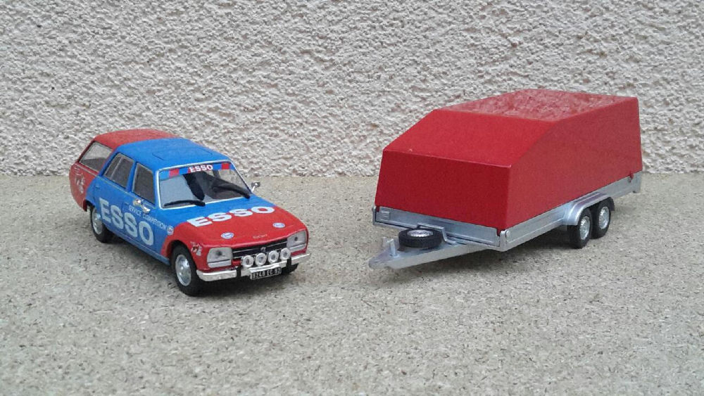 Peugeot 504 break assistance ESSO et sa remorque 