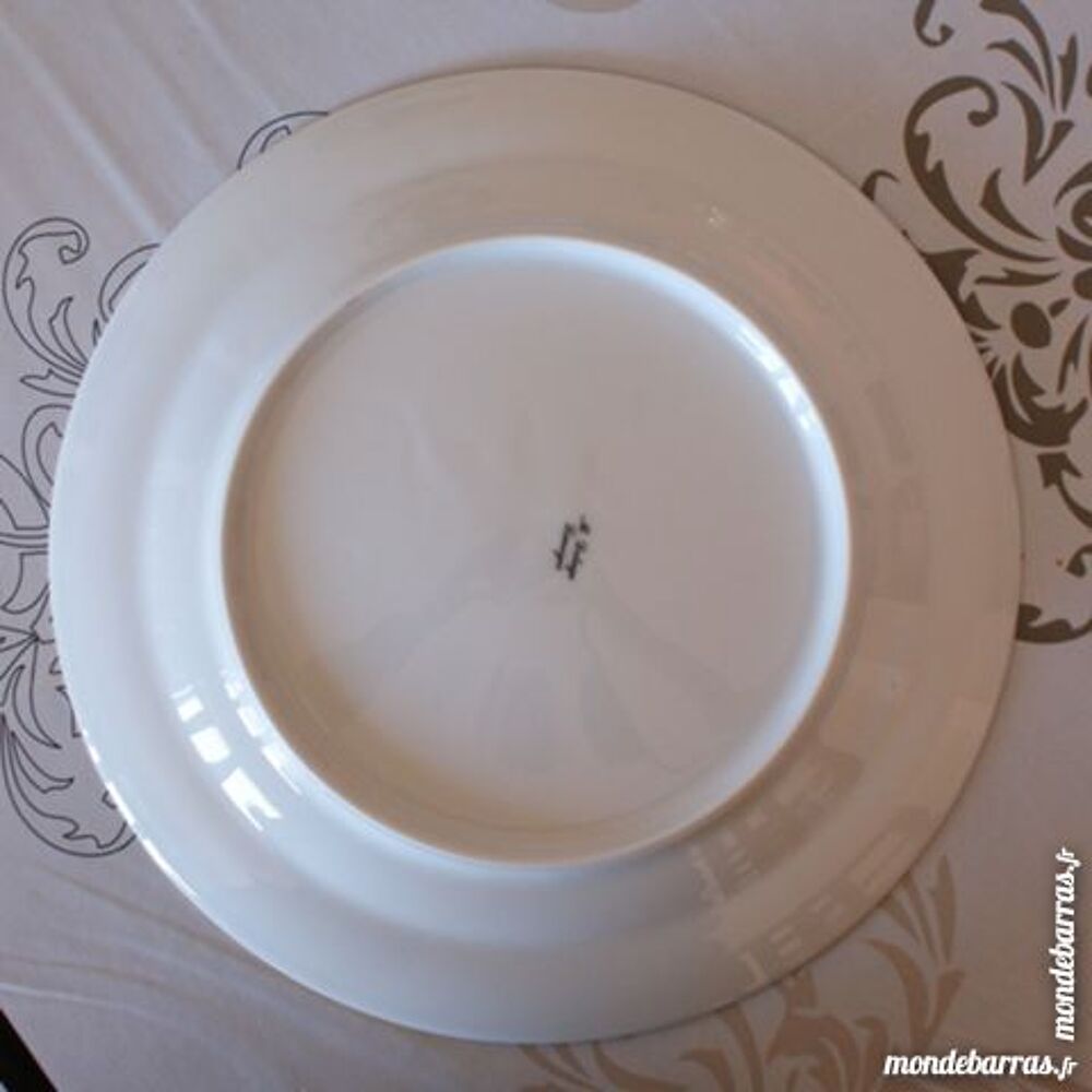 Assiette en porcelaine de Limoge Décoration