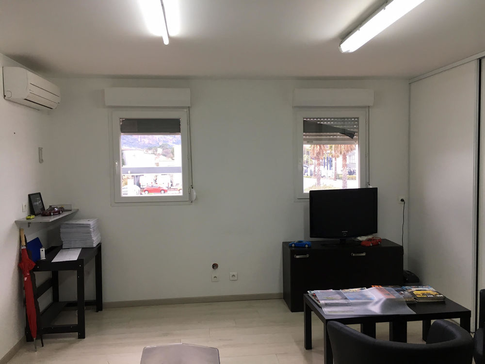 Location Autre Particulier locaux modulables ? Roquebrune-sur-Argens Roquebrune-sur-argens