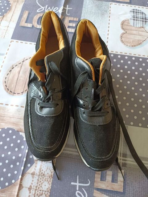 Lot chaussures baskets femmes 41 comprenant 1 paire baskets 0 Sartrouville (78)