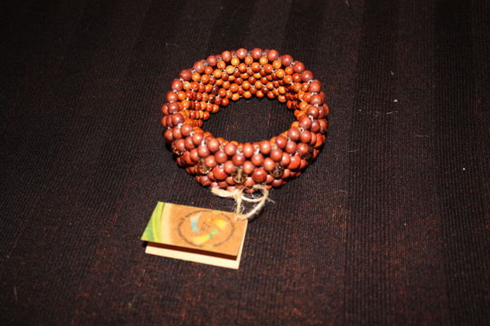 BRACELET EN BOIS BAYONG NEUF ETIQUETE Bijoux et montres