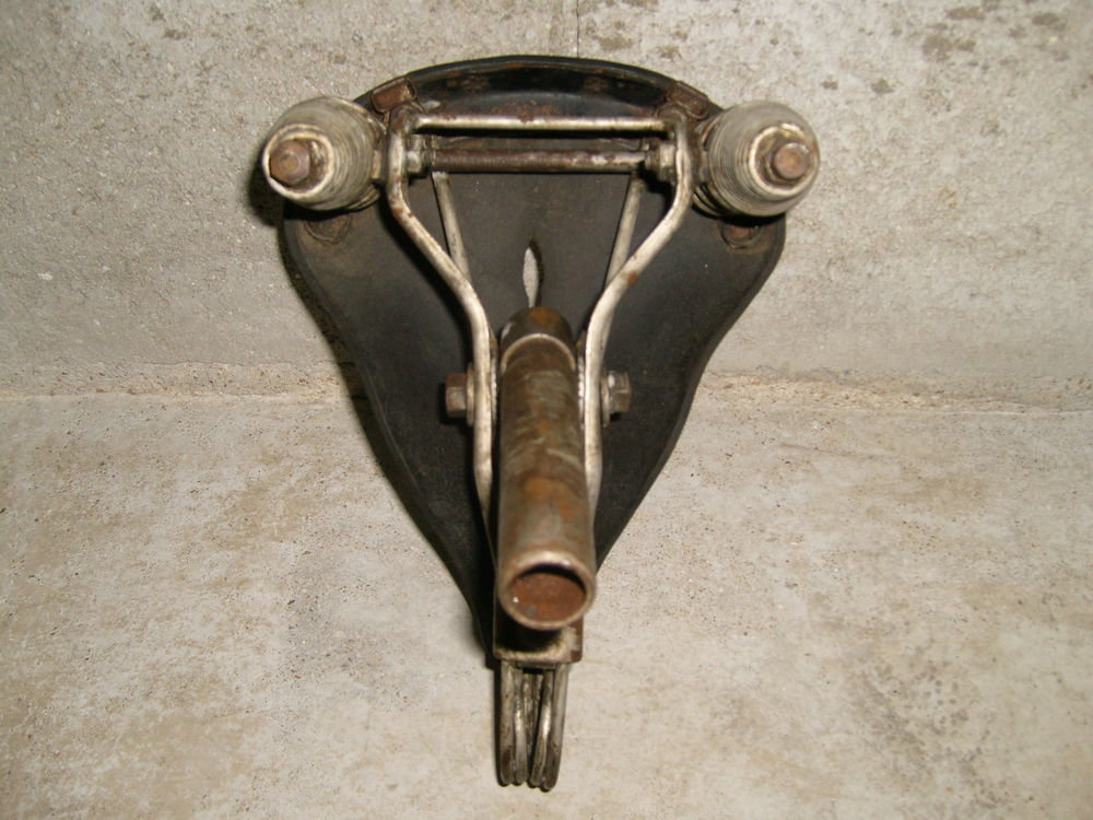 Selle en cuir de v&eacute;lo ancien TALBOT Vélos