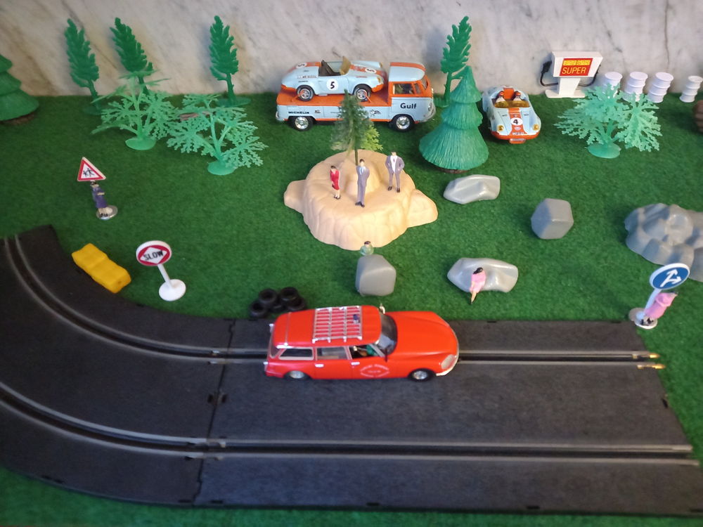 CITRO&Euml;N DS motoris&eacute;e pour circuit voitures &eacute;lectrique 12 V Jeux / jouets
