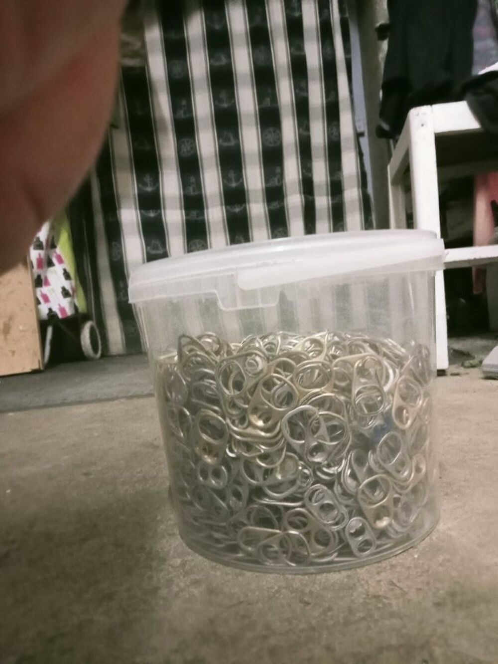 vent 1 km 700 de capsules &agrave; canette pour collectionneur ou bricoleur 10euros 