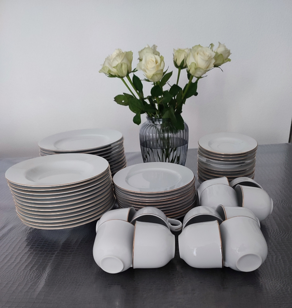 Service de table porcelaine blanche liser&eacute; dor&eacute; Cuisine