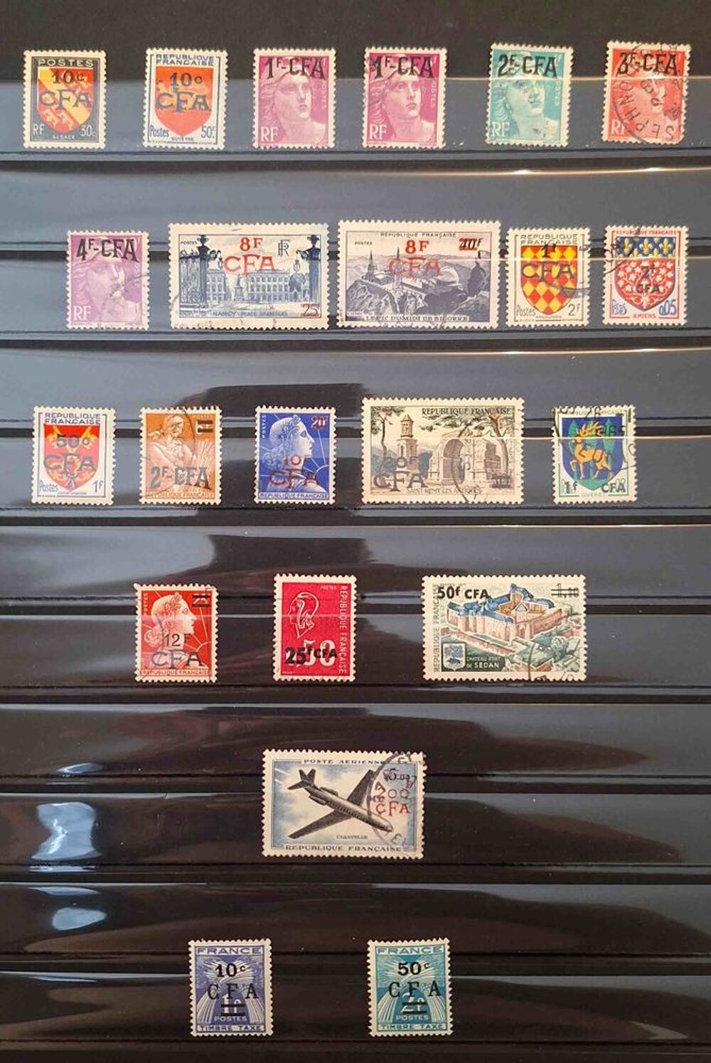 S&eacute;rie de timbres de collection de France A 
