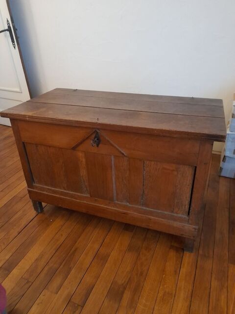 COFFRE BOIS ANCIEN 110 Le Chalard (87)