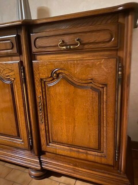 Bahut en chne massif 180 Pont-de-Chruy (38)