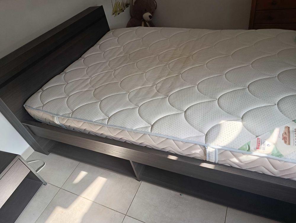 Structure de lit 140x200 cm avec tiroirs de rangement + Sommier &agrave; lattes+ matelas Meubles