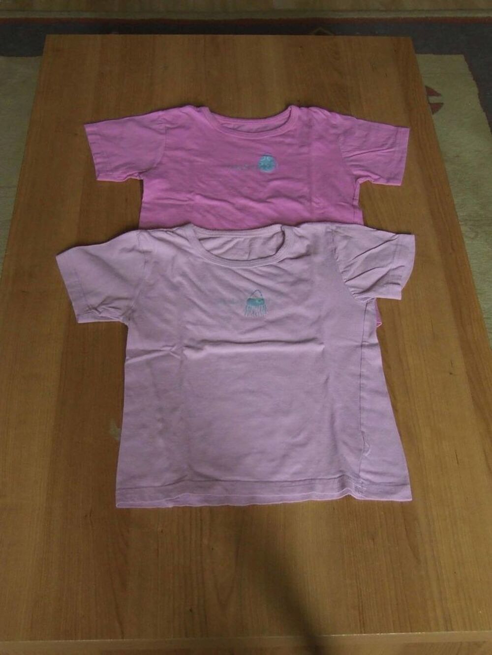 Lot 28, 2 tee-shirts manches courtes, Rose, 6 8 ans, TBE Vêtements enfants