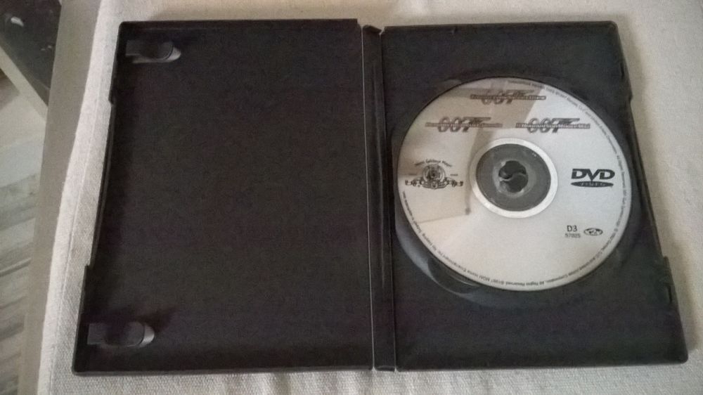 DVD 007 demain ne meurt jamais
Pierce Brosnan
2000 DVD et blu-ray