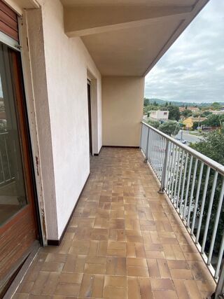  Appartement à louer 4 pièces 80 m²