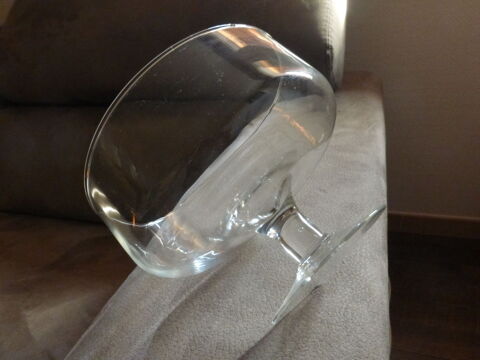 COUPE RONDE SUR PIED TRANSPARENTE 10 Doussard (74)