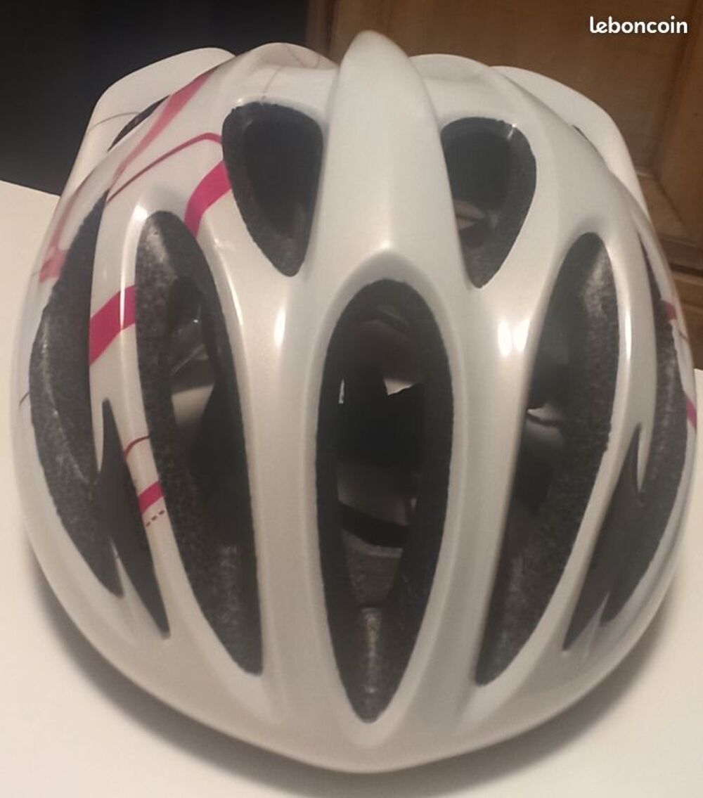 Casque de v&eacute;lo f&eacute;minin Btwin D&eacute;cathlon Sports