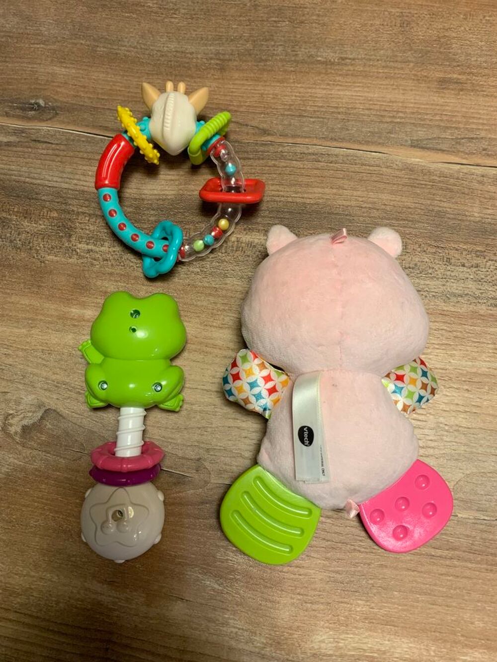 Lot de 3 jouets b&eacute;b&eacute; Jeux / jouets
