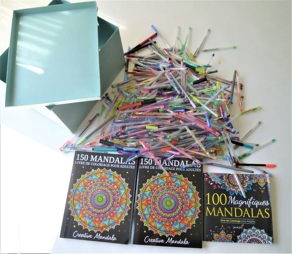 LOT 3 LIVRES DE MANDALA + STYLOS + FEUTRES Jeux / jouets