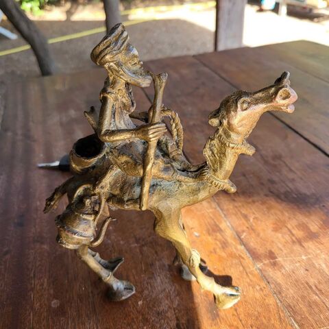 statut africaine en bronze 70 La Farl�de (83)