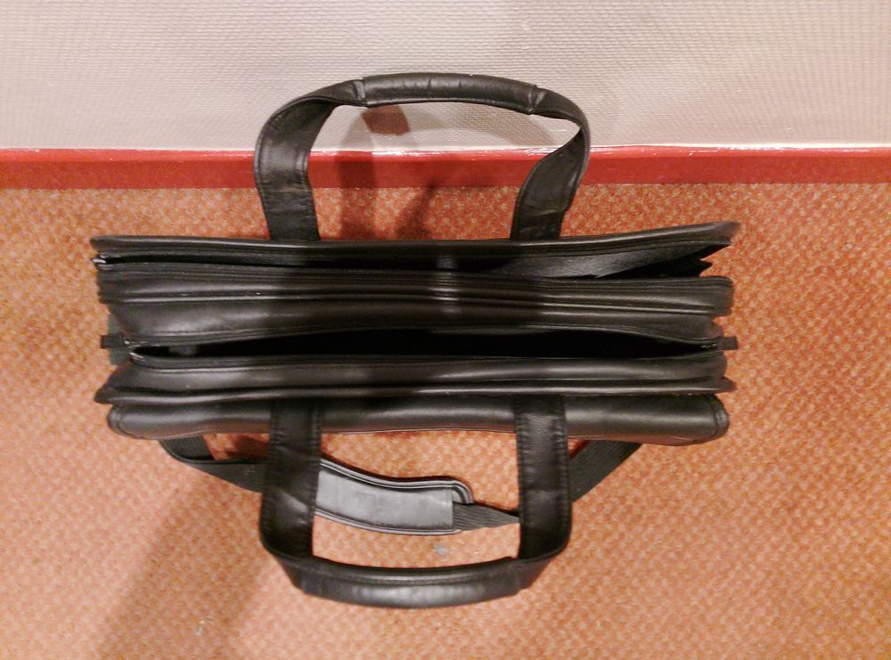 Sacoche / Sac ordinateur portable DELL en cuir noir Matériel informatique