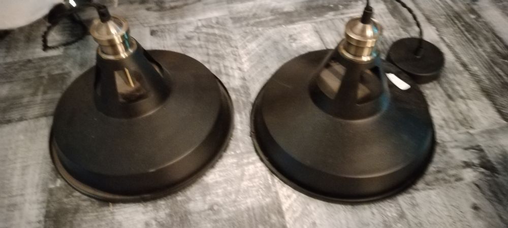 2 Paires de lustres noirs en m&eacute;tal noir Décoration