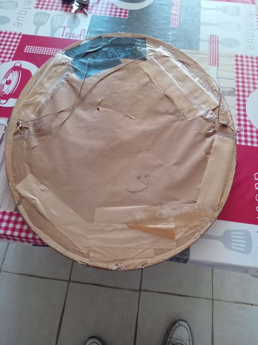 cadre repr&eacute;sentant un visage de jeune fille Décoration