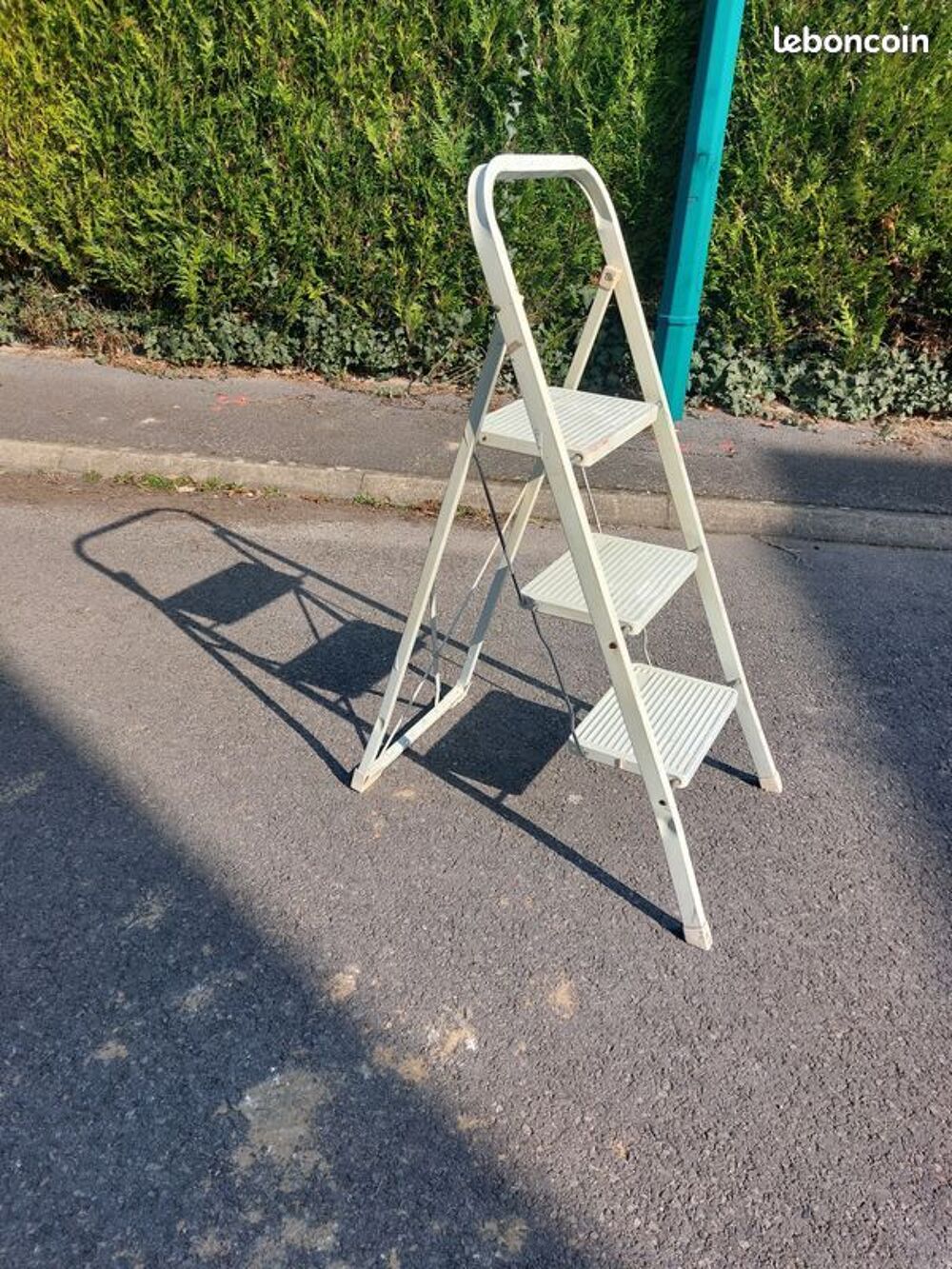 marche pieds /escabeau 3 Marches tr&egrave;s robuste "JP outillage" Bricolage