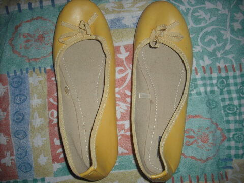 mocassin jaunes taille40 4 Puym�ras (84)