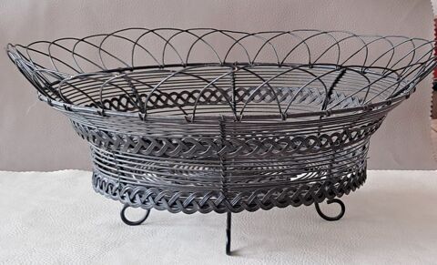 panier corbeille à fruit en fil de fer tressé noir 
8 Carnon Plage (34)