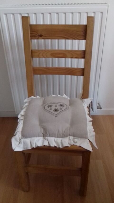 6 chaises en pin 180 Dijon (21)