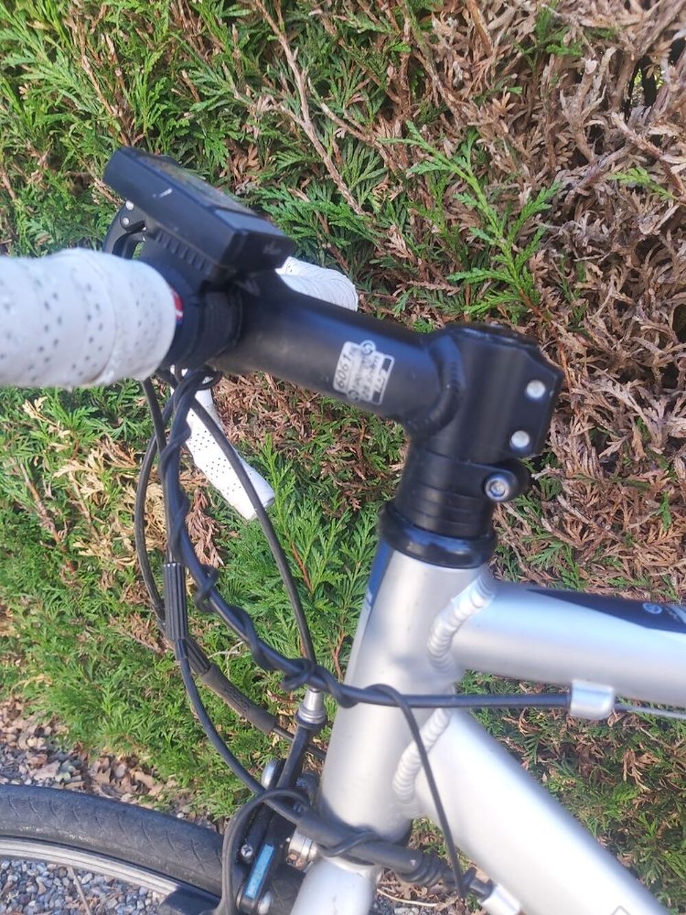 v&eacute;lo de route en tr&egrave;s bon &eacute;tat (un &eacute;tat neuf) Vélos