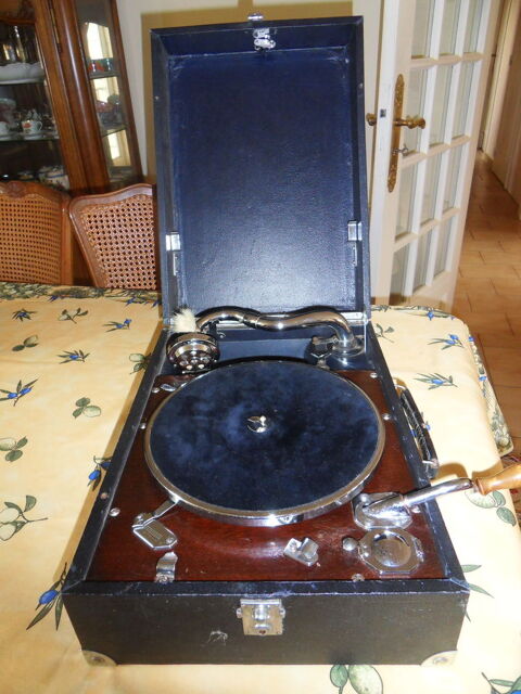 Phonographe ancien 80 Soissons (02)