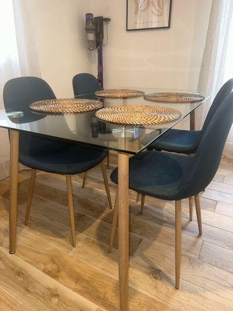 Lot table en verre + 4 chaises  200 Ventabren (13)