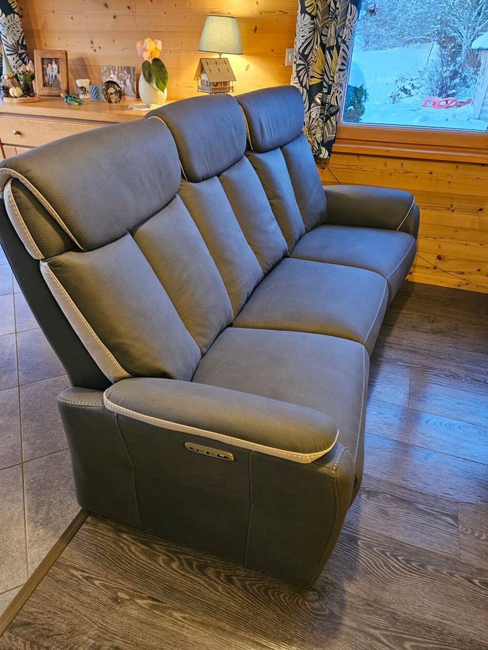 Canap&eacute; 3 places et fauteuil &eacute;lectrique relaxant mod&egrave;le Paris Meubles