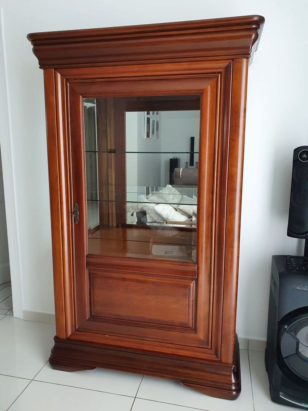 Vitrine en merisier massif vernis Meubles