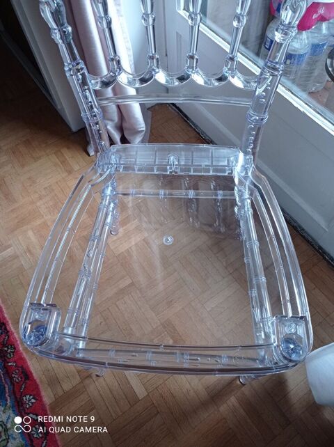2 chaises transparentes polycarbonate 80 Paris 20 (75)
