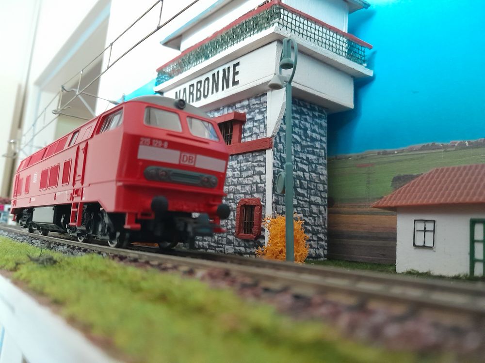 Locomotive diesel DB 215 129-8 ROCO H0 Jeux / jouets