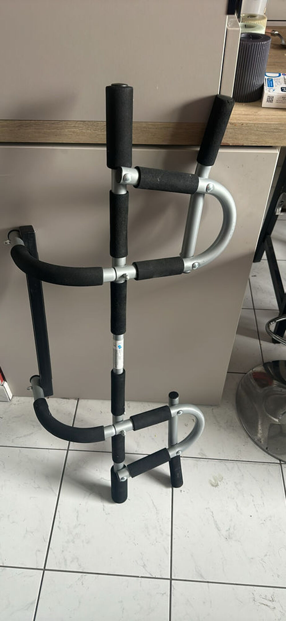 Barre de traction pour cadre de porte - Excellente condition Sports