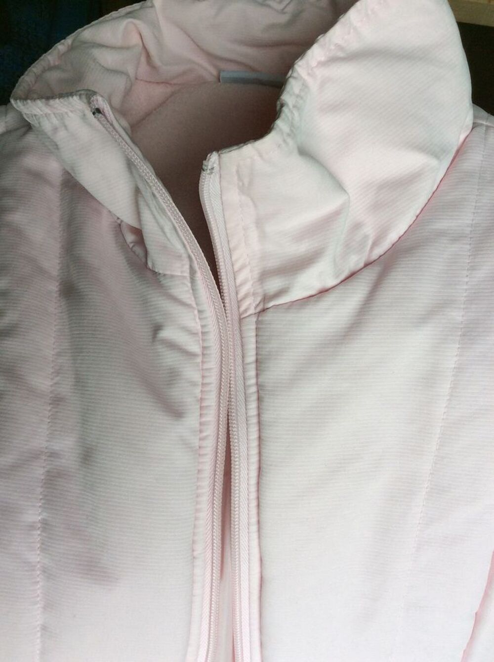 Blouson Doudoune SANS MANCHE 
Belle qualit&eacute; Vtements