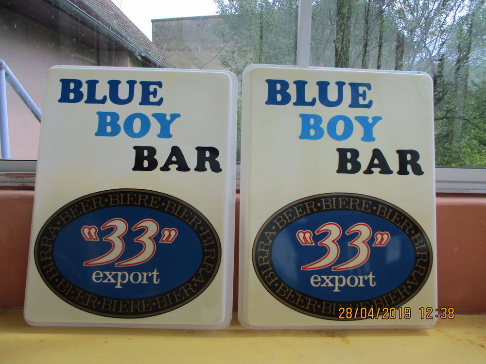2 Pancartes BLUE BOY BAR Ann&eacute;e 1980. Décoration