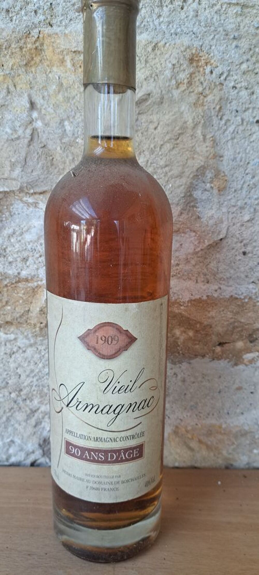 Une bouteille de "Vieil Armagnac" de 1909 