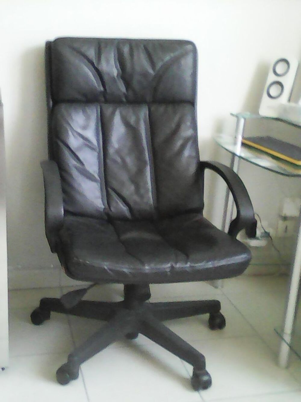 Bureau ordi de bureau plus fauteuil Meubles