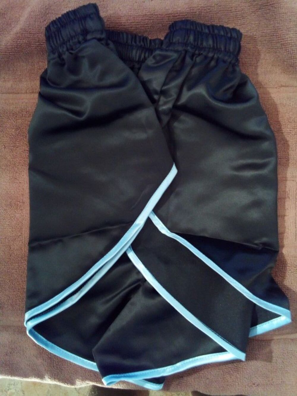 Short Nylon Satin Vintage D4-7 Noir liser&eacute; Azur Taille S 40 Vêtements