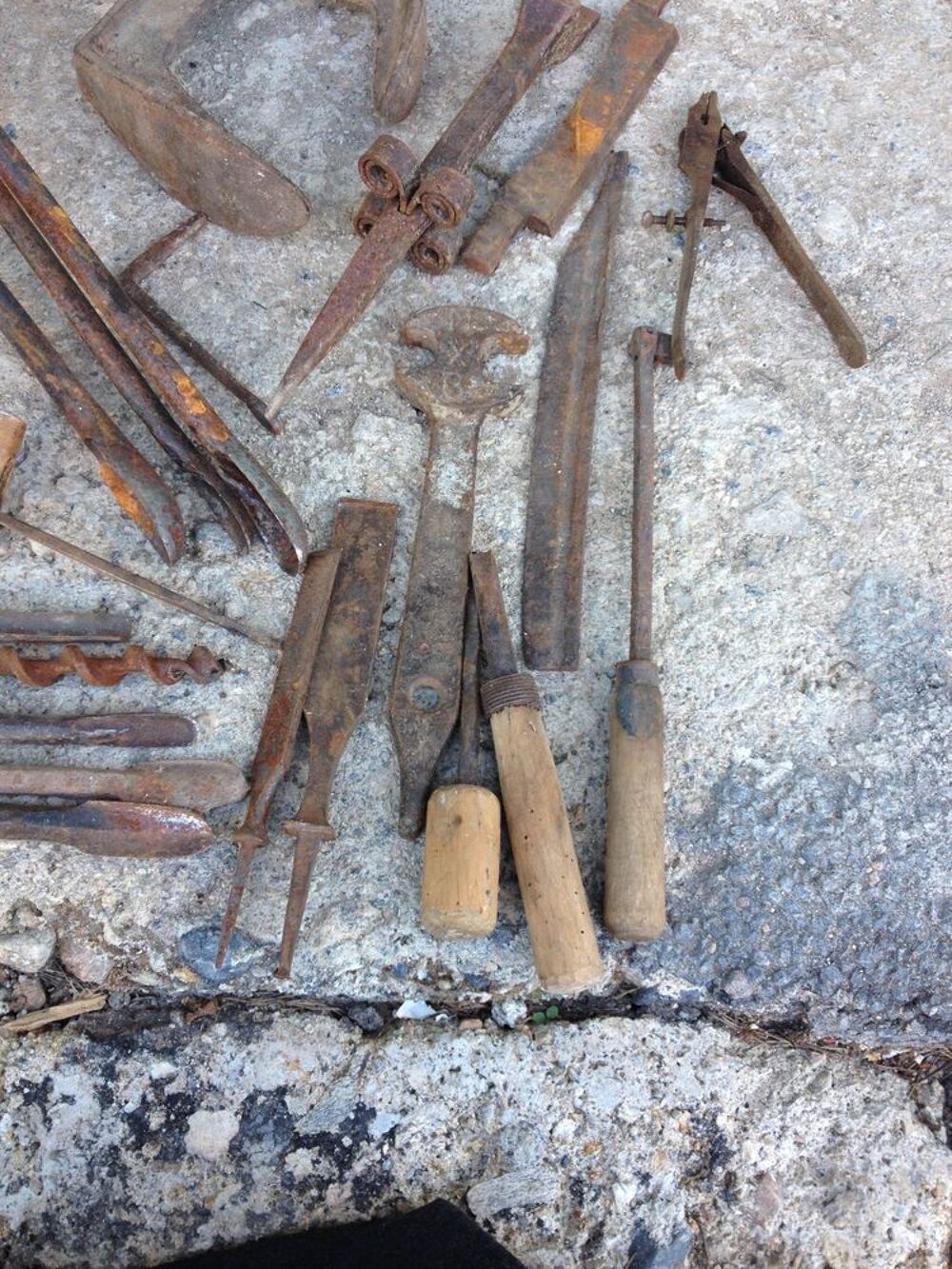Lot de divers anciens outillages en fer Bricolage