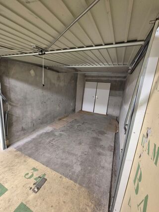  Parking / Garage  vendre 12 m