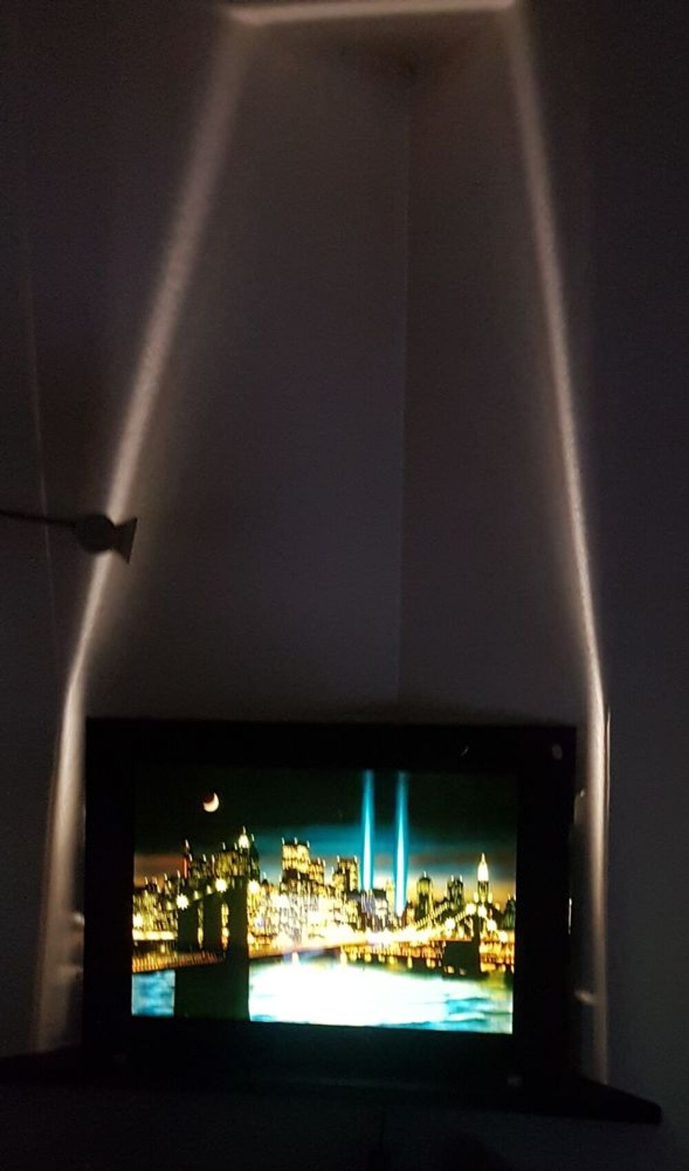 Cadre lumineux New York en verre, eau en activit&eacute; qui bouge Décoration