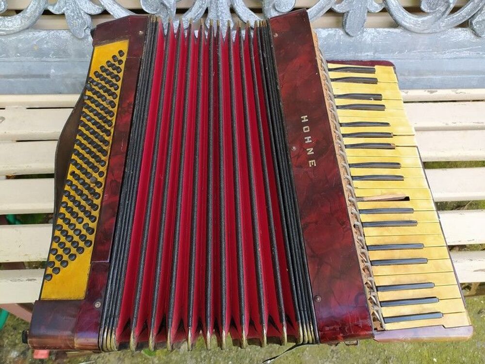 Ancien Accord&eacute;on Hohner &agrave; Restaurer ou Pi&egrave;ces Instruments de musique